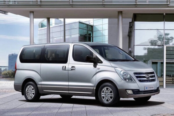 Hyundai iMax 8 seat minibus hire
